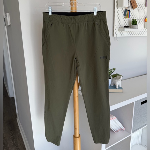NOBULL Other - NOBULL Men’s Army Green Athletic Nylon Stretch Zip Pockets Jogger Pant Sz M